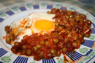 Uova salsa e piselli